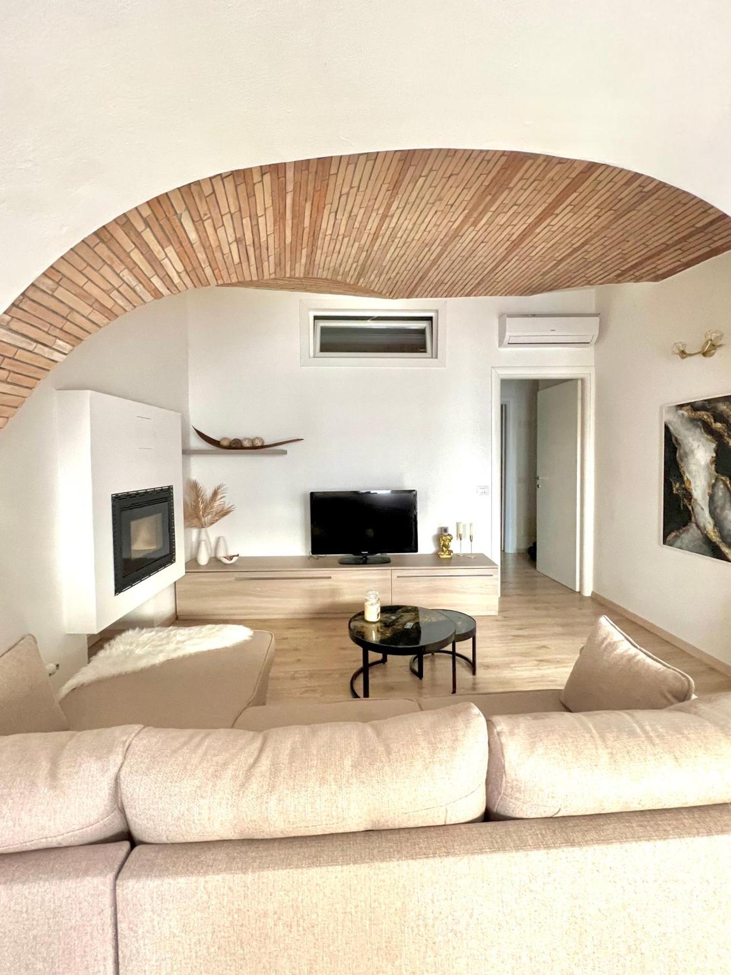 L'Arco Sul Lago • Gold Apartment Castro  Luaran gambar